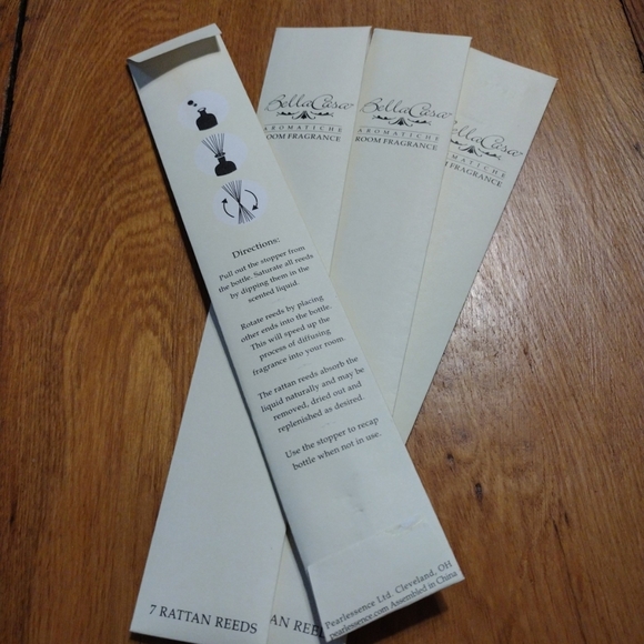 Bella Casa Aromatic Room Fragrance Set of 4 Dahlia Water Lily Dogwood Camellia - Picture 2 of 9